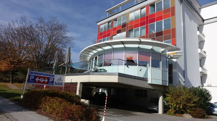 Das Bezirkspflegeheim Weiz ist ein freundliches Gebäude.