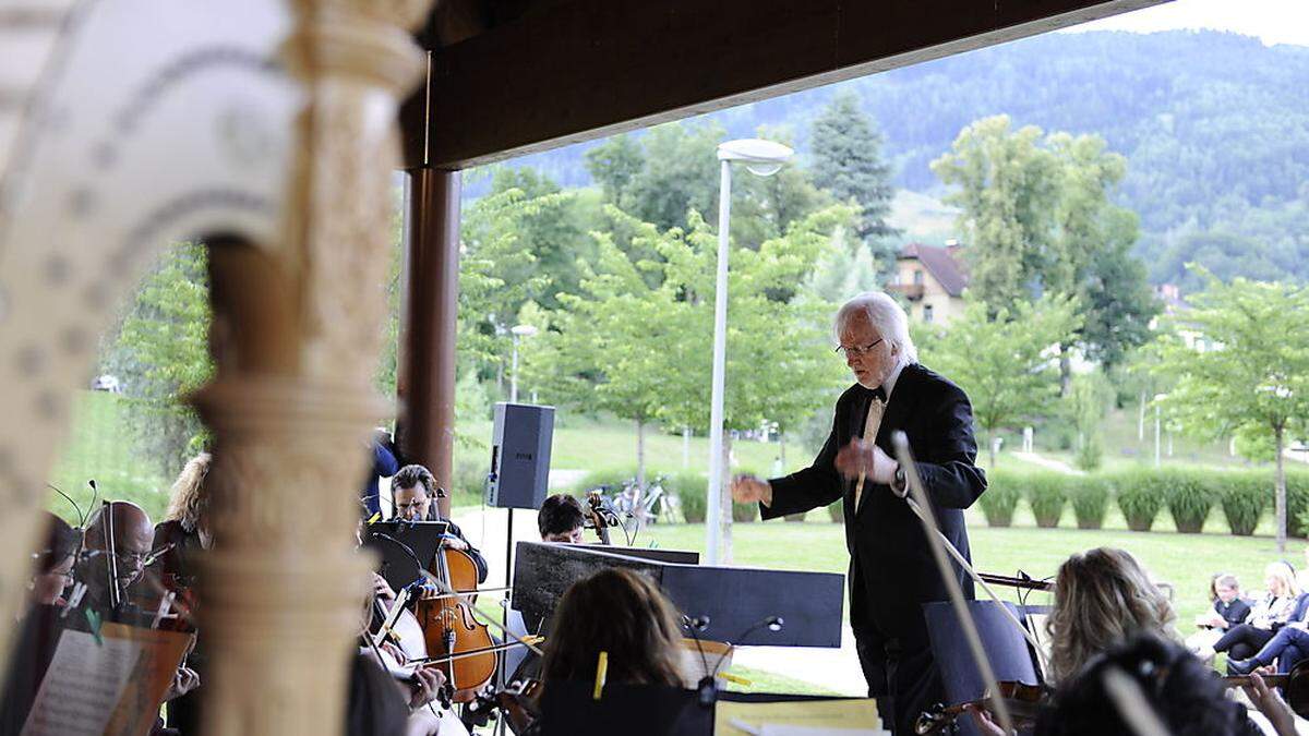 Das Eröffnungskonzert der Sommerphilharmonie findet am  Freitag, dem 21. Juli, im chinesischen Pavillon im Asia Spa, in Leoben statt. Beginn um 19.30 Uhr.  