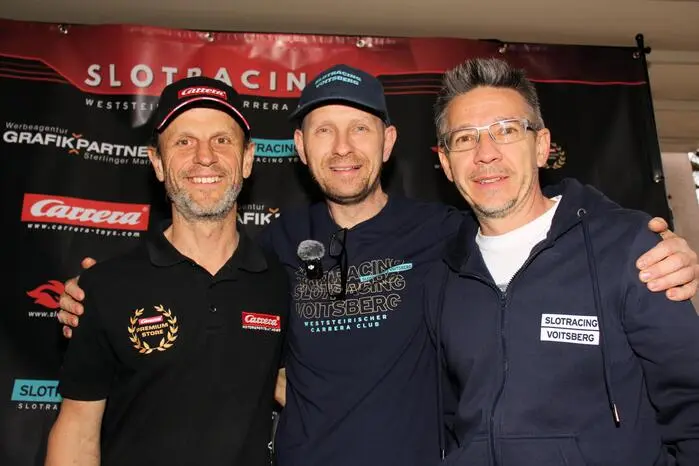 „Es war wunderschön, dass sich bei den ersten Austrian Masters so viele Fahrer kennenlernen und zusammenwachsen konnten“, resümiert Organisator René Dezelak (Mitte).