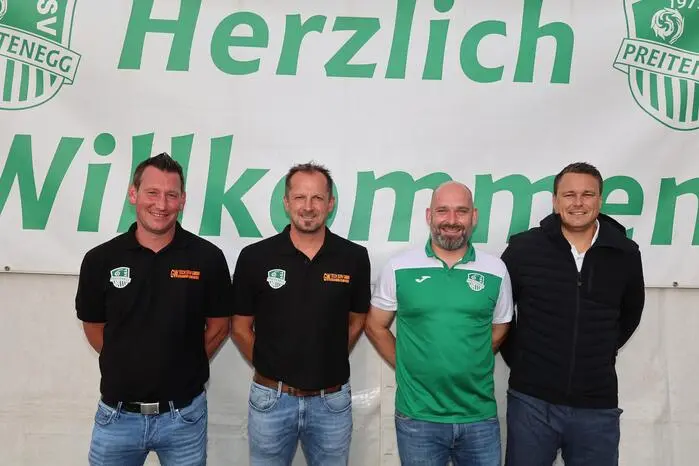 von links: Obmann-Stellvertreter Bernhard Gräßl, Obmann Bernhard Gutschi, Sektionsleiter Andreas Joham und Trainer Christoph Eneo