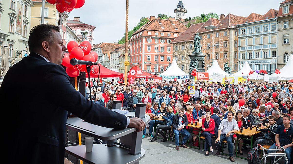 Stadtchef Michael Ehmann macht den Grazer Hauptplatz heute wieder zur SPÖ-Bühne.