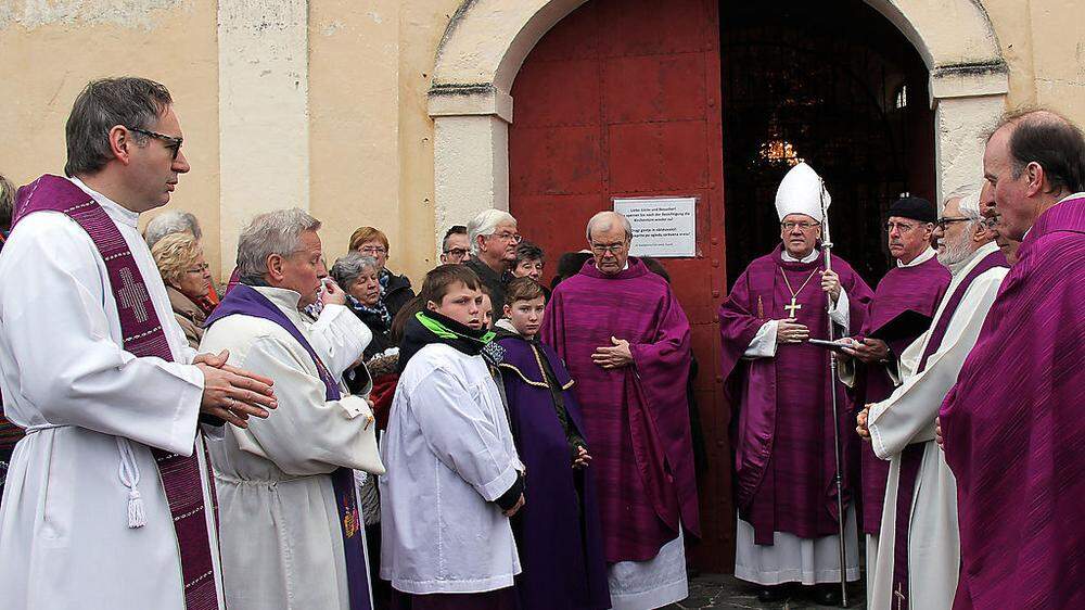 Diözesanbischof Alois Schwarz feierte mit zahlreichen Priestern den Festgottesdienst