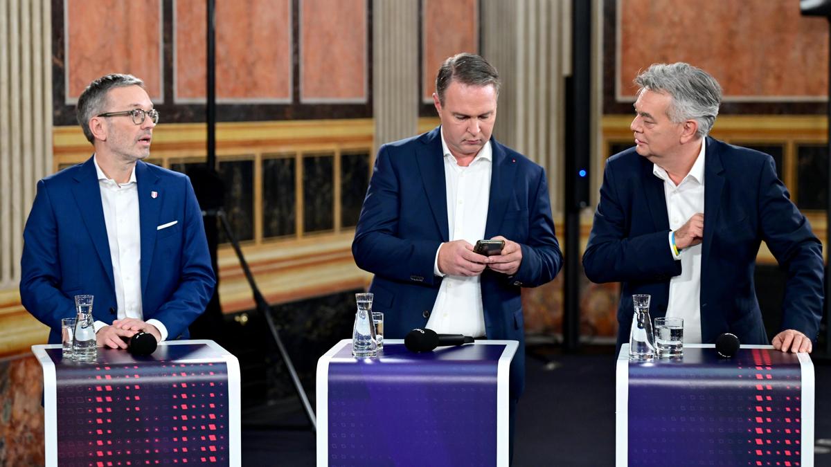 FPÖ-Chef Herbert Kickl, SPÖ-Chef Andreas Babler und Vizekanzler Werner Kogler (Grüne) am Sonntag nach der ersten Hochrechnung 