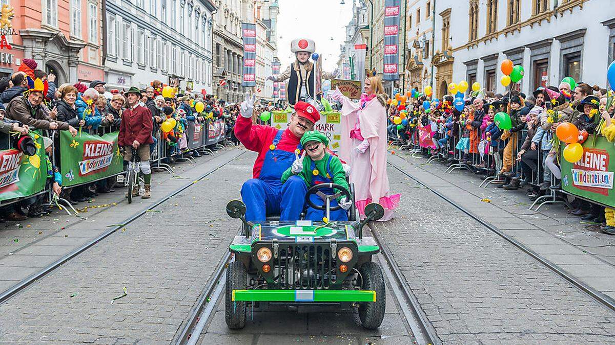 Im Vorjahr zogen Super Mario und Luigi durch die Stadt	