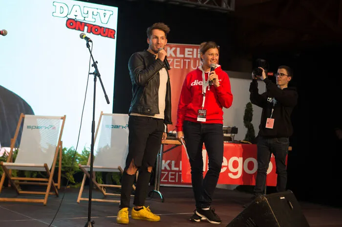 Sandra Thier mit YouTuber DATV.