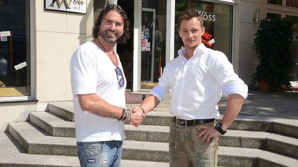 Nach 17 Jahren im Villacher Parkhotel übergibt Christian Wöss (links) das Geschäftslokal an Nachmieter David Mischkulnig