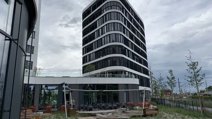 Nach zweieinhalb Jahren ist die neue Zentrale der Versicherung fertiggestellt. Auch Pausen im Park sind am neuen Merkur-Campus in der Conrad-von-Hötzendorf-Straße im Programm.