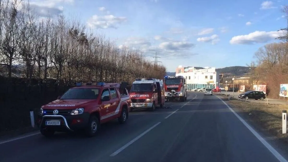 Feuerwehr musste zu Auffahrunfall mit vier Autos
