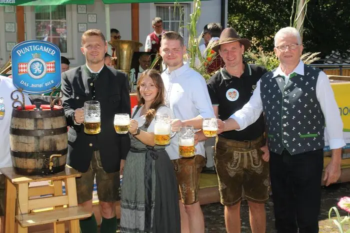 Viel Spaß mit den Bildern des 3. Dorfkirtags!