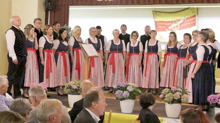 Wenn das kein Grund zum Feiern ist! Bereits seit 85 Jahren gibt es den Gesangverein (GV) Passering (Obmann Edwin Obmann). 