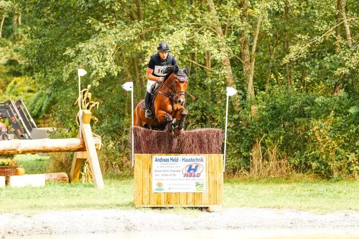 Vor rund 2000 begeisterten Reitsportfans lieferten sie auf dem Garnisonsübungsplatz Feldbach-Kornberg ein spannendes dreitägiges Turnier, zu dem auch die einzige internationale 4-Sterne-Prüfung Österreichs zählt, ab