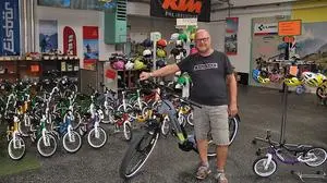 Geschäftsführer Gerhard Leopold wird Ende 2023 das Sportgeschäft in St. Stefan schließen, den Großhandel führt er weiter