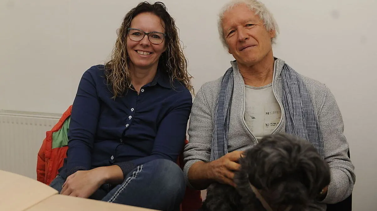 Claudia Künstner, Obfrau der Loa Singers mit Pianist Helmut Iberer