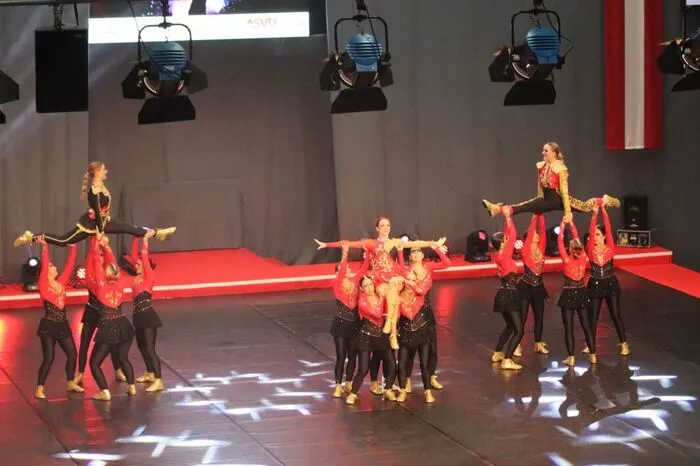 Die Ladies-Formation "Phoenix" vom Weizer Verein "New Rock Generation" verpasste ganz knapp die Top-Ten ...