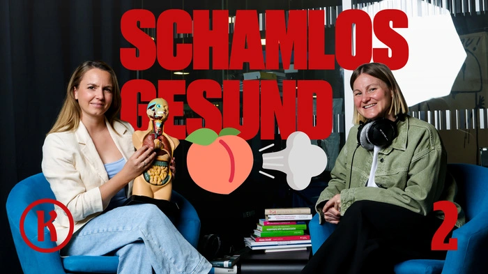 Sonja Krause und Martina Marx sitzen im Aufnahmestudio.