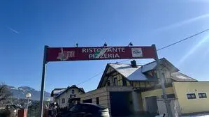 Eine Pizzeria von außen | Die ehemalige Pizzeria „al Lago“ wurde zum Verkauf ausgeschrieben