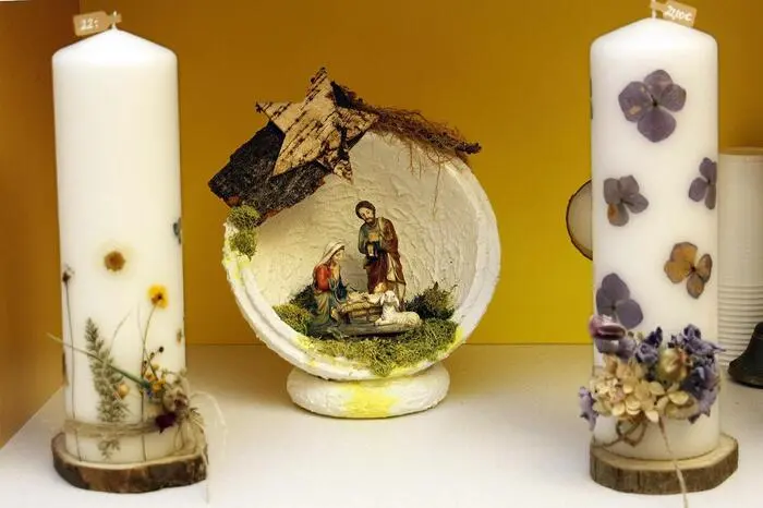 Natürlich stattete auch der Nikolaus seinen Besuch ab und belohnte alle Kinder mit kleinen Geschenken.
 