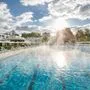 Die Becken in den Thermen der Region sind derzeit verwaist