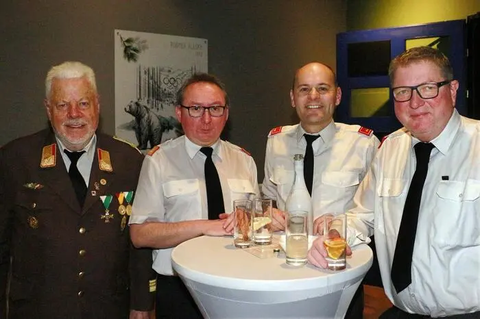 Die Mitternachtseinlage stand ganz im Zeichen der Akrobatik mit zwei Artisten des Circus Pikard. 