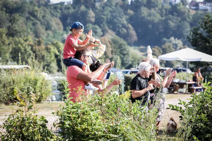 Angefeuert wurden die Sportler von den Zuschauern.
