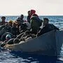 Flüchtlingsboot vor Sizilien. Im Sommer wird die Mittelmeerroute noch häufiger frequentiert