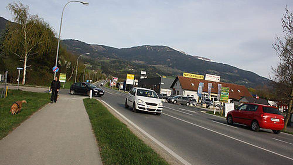 In diesem Bereich der Südtangente in Wolfsberg soll der kleine Kreisverkehr entstehen 
