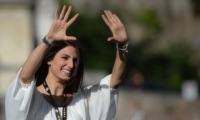 Erste Frau an der Spitze des römischen Stadtrats: Virginia Raggi 