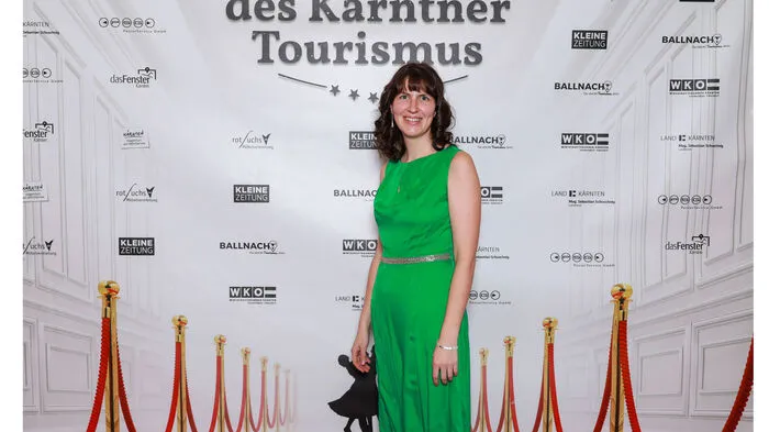 Damit der Ball noch lange in Erinnerung bleibt, gibt es die Möglichkeit, eine persönliche Titelseite gratis herunterzuladen. Wie? Untenstehende Fotoserien anklicken, Foto suchen, "Dieses Foto herunterladen" anklicken und herunterladen!