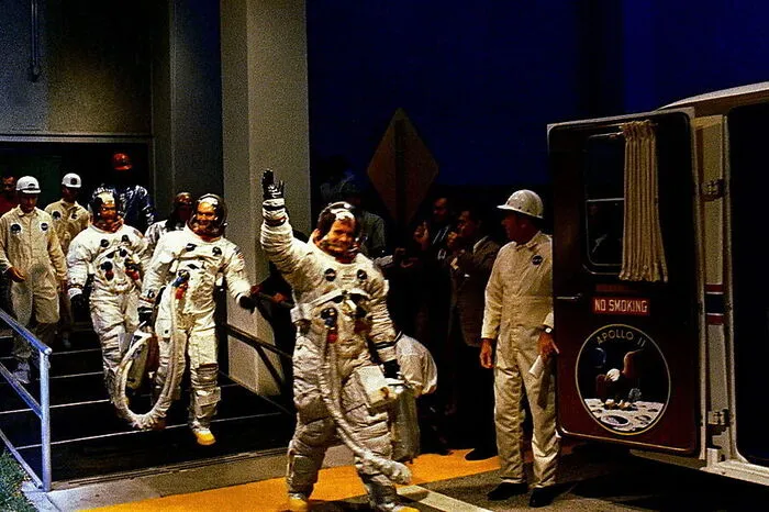Startvorbereitungen: Die Apollo-11-Besatzung auf dem Weg zur Saturn-V-Trägerrakete in Cape Canaveral.