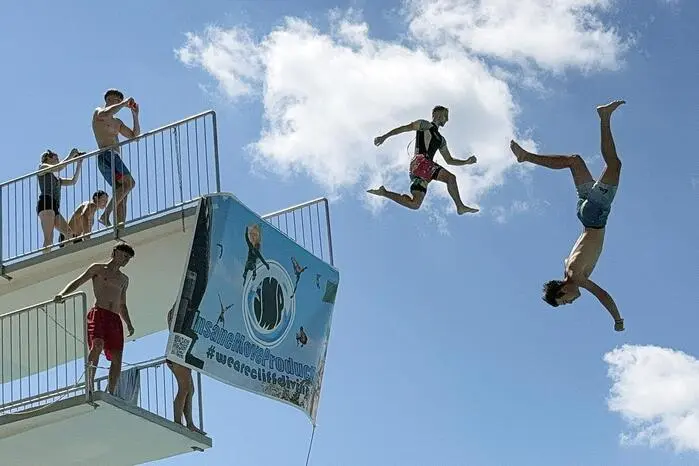 25 Turm- und Klippenspringer aus Europa stellten ihre „Luftakrobatik“  unter Beweis.