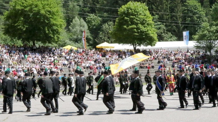 Er wird alle drei Jahre aufgeführt. Am Sonntag war es wieder soweit: Die Rede ist vom Hüttenberger Reiftanz. 