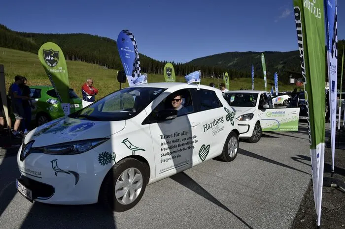 Die Rallye endete nach zwei Tagen in Bad Blumau, bei der Abschlussveranstaltung wurden unter großem Beifall die Preisträger geehrt.