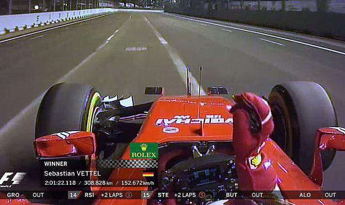 Vettel holt sich den Sieg