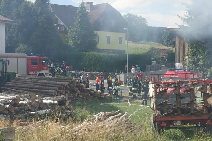 Insgesamt standen 10 Feuerwehren aus der Steiermark und aus Niederösterreich mit rund 170 Mitgliedern im Einsatz. Weiters die Polizei sowie das Rote Kreuz.
