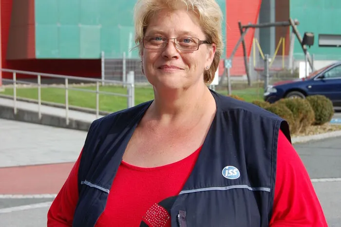 Elfe Lorber, Reiningskraft: „Man erfährt auch heute nur das, was andere wollen, denn obwohl alles so bürgernah sein soll, bekommt man kaum etwas mit. Früher hätte man nicht alles doppelt bauen sollen, nimmt man der Jugend jetzt aber die Eishalle, hat sie gar nichts mehr. Für die Jugend muss einfach mehr getan werden.“