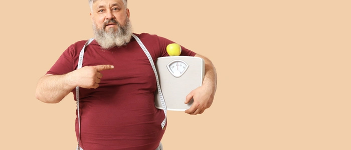 BMI-Paradoxon bei älteren Menschen: Ein höherer BMI könne schützend wirken, während ein normaler BMI ein erhöhtes Risiko verschleiern könne, wenn gleichzeitig ein größerer Taillenumfang vorliege, schreiben die Fachleute.