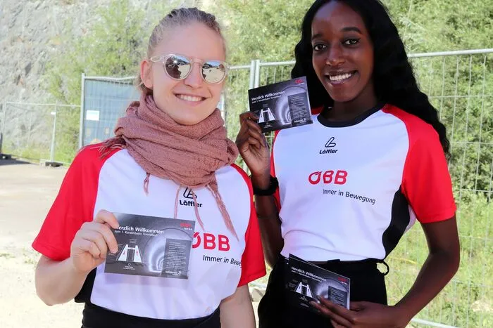 Charmante Information stand im Vordergrund, klicken Sie sich durch die Galerie!  