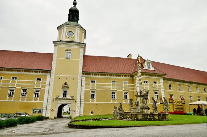 Im nächsten Jahr feiert die Fachschule Vorau mit einer wechselvollen Geschichte das 100-jährige Bestehen.