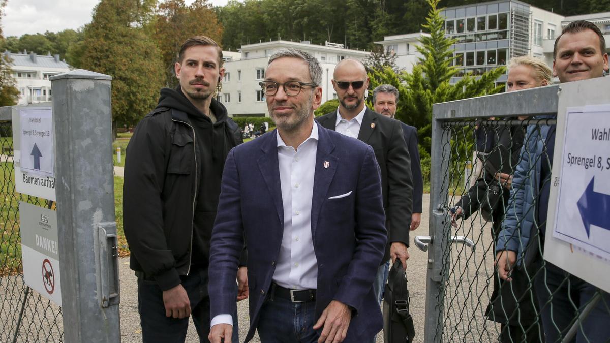 Herbert Kickl suchte erst am Nachmittag das Wahllokal auf 