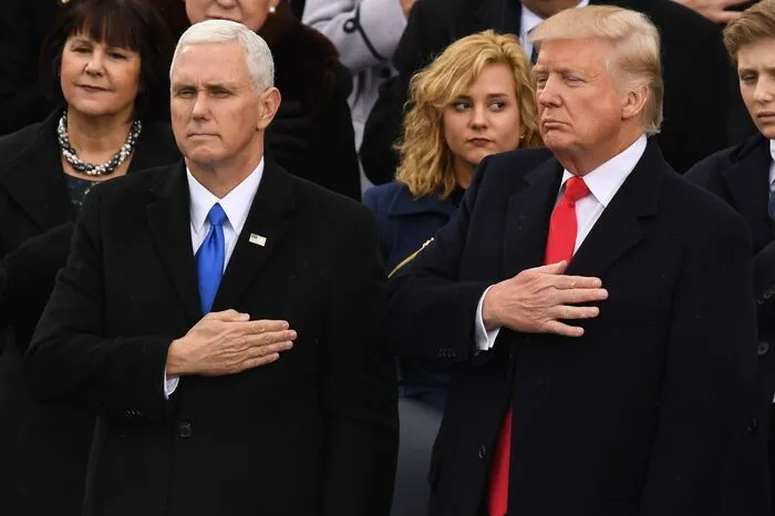 Das ist das neue Führungsduo der Vereinigten Staaten: Mike Pence und Donald Trump. Gleichzeitig gab es aber auch Proteste...
