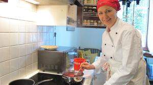 Franziska Koch reist mit ihrem Kochlöffel bewaffnet in fremde Küchen Österreichs