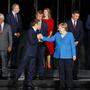 Begrüßung zwischen Merkel und Macron beim Gipfel in Brdo