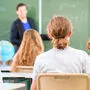 Schulklassen sollen künftig ab dem zweiten Coronafall in der Klasse ins Distance Learning wechseln 