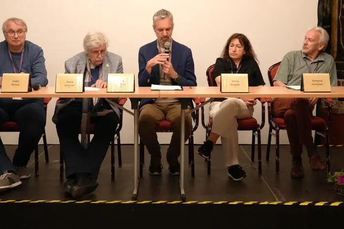 Während die Jury mit Thomas Schauer, Wolfgang Schwaiger, Wilmar Pradetto, Georg Schörner und Jürgen Richarz die Wertung durchführte, besuchten die Teilnehmer das Militärluftfahrtmuseum Zeltweg.