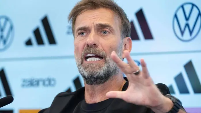 Jürgen Klopp machte die Antritts-Pressekonferenz gleich zur One-Man-Show