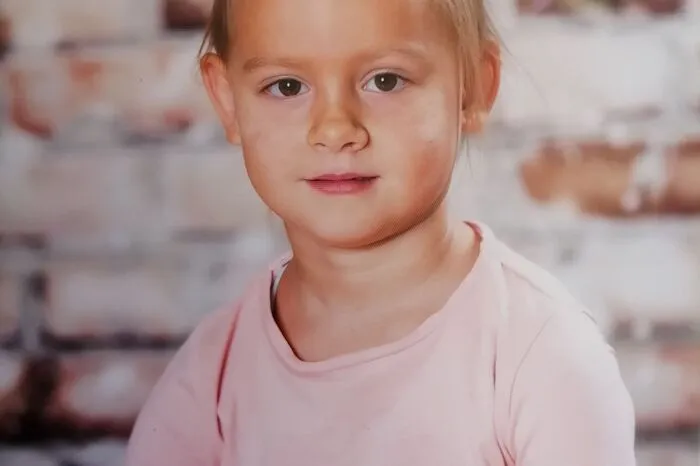 Die junge Künstlerin Melissa Riedl (4 Jahre) aus Wolfsberg