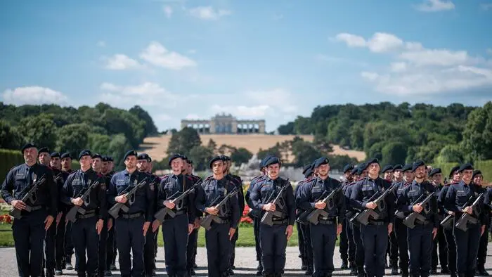 Polizisten bei Schönbrunn