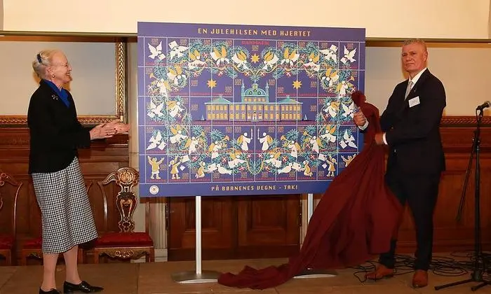 Königin Margrethe von Dänemark enthüllt Weihnachtsmarke in Kopenhagen 