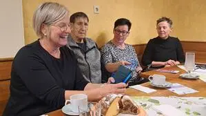 Fragen rund ums Thema Smartphone werden beim Digi-Café gerne beantwortet