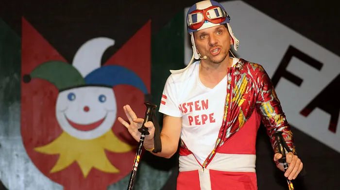 Von den Erlebnissen seiner Wellness- Reise erzählte Jürgen Nindler als „Pisten-Pepe“ 